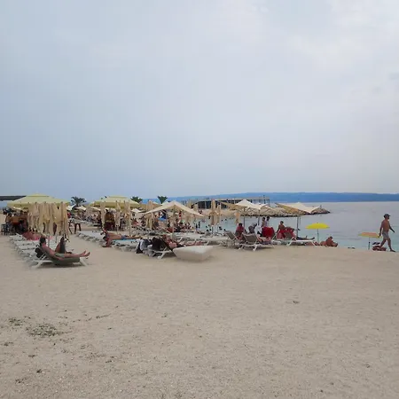 J&sa With Balcony And Garage *