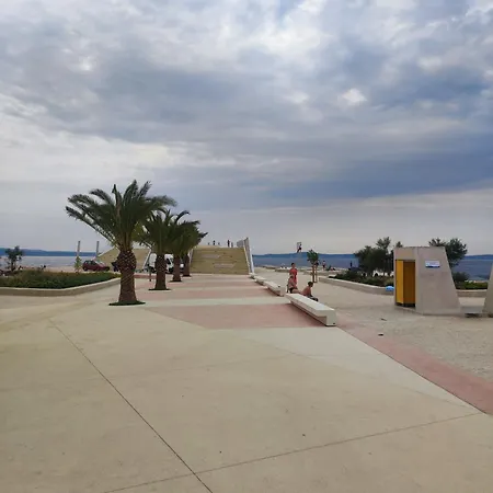 J&sa With Balcony And Garage * Split