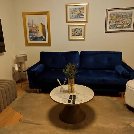 J&sa With Balcony And Garage Apartment *