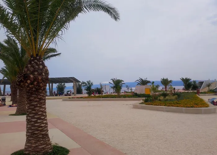 J&sa With Balcony And Garage Apartment Split