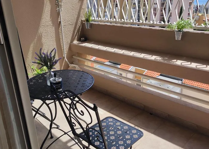 J&sa With Balcony And Garage Apartment *