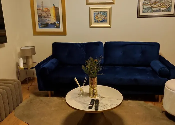 J&sa With Balcony And Garage Apartment *