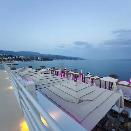 J&sa With Balcony And Garage * Split